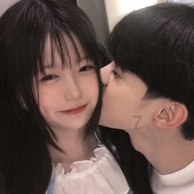 说实话,我也不想嗑的!