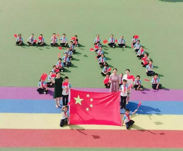 摩娜的时尚装扮